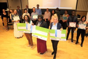 Fatoumata Simaha (i midten), Sayantani Saha (foran t.v.) og Sayantani Saha (foran t.h.) gikk til topps med sine presentasjoner.