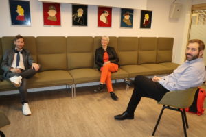 Lars, Marit og Kjell i kantina.